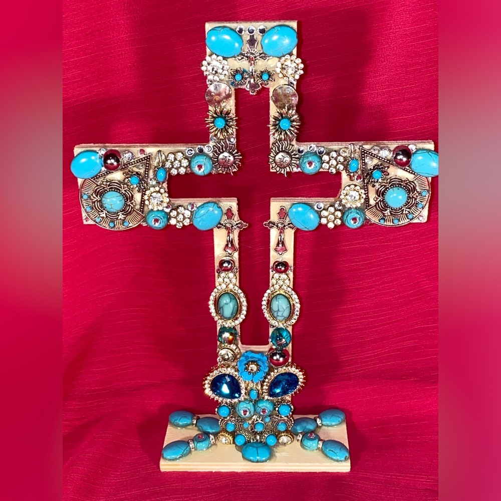 Artisanal Wood ✝️ w/standing base. Repurposed Jewelry Turquoise & Silver Color